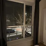 37-1-4 Daemningen Apartmán *